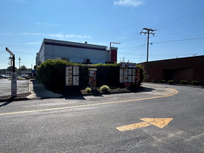 More Photos Of 5004 George Washington Hwy, Portsmouth Fast Food For Lease