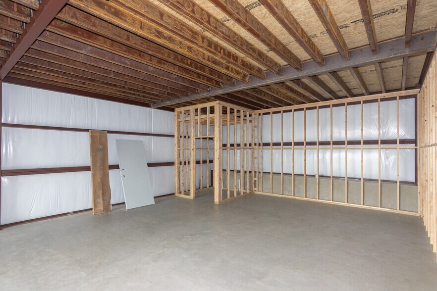 More Photos Of 451 Farrell Rd, Dripping Springs Light Distribution For Sale