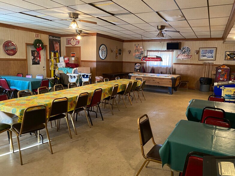 More Photos Of E2578 County Rd S, Casco Bar For Sale