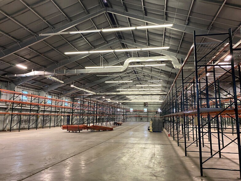 More Photos Of 140 Blue Bell Rd, Greensboro Industrial For Sale