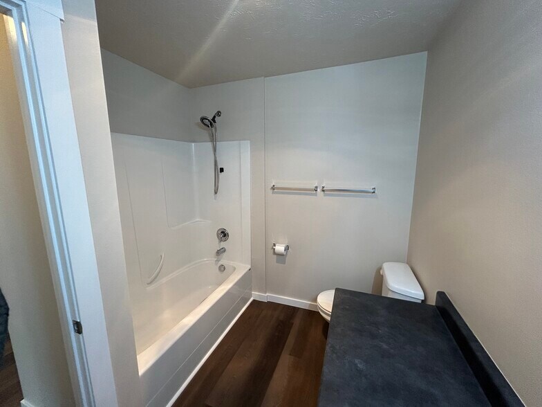 More Photos Of 308-318 W 3rd St, Cheney Apartments For Sale