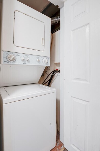 More Photos Of 1804 T St NW, Washington Office For Lease