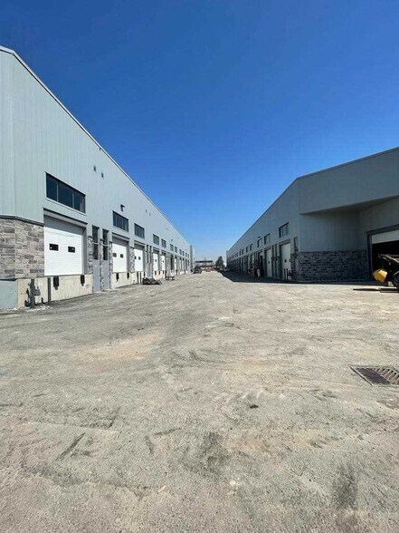 More Photos Of 5266 Solar Dr, Mississauga Manufacturing For Sale