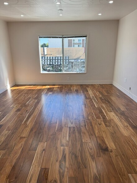 More Photos Of 112-118 W 25th Ave, San Mateo Storefront Retail Office For Lease