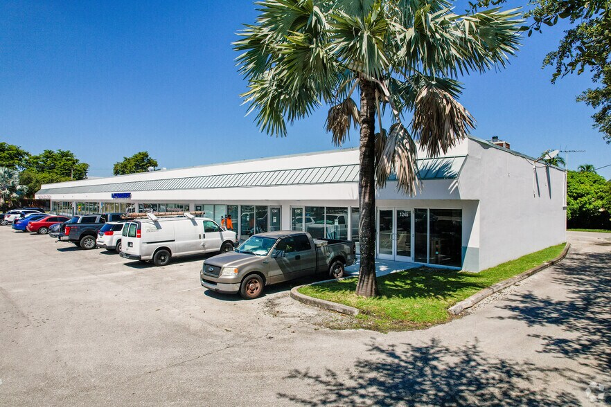 More Photos Of 1219-1245 NE 8th St, Homestead Freestanding For Lease