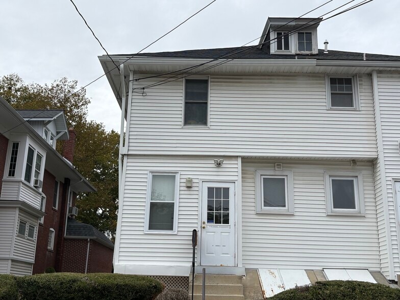 More Photos Of 922 Penn Ave, Wyomissing Office For Sale