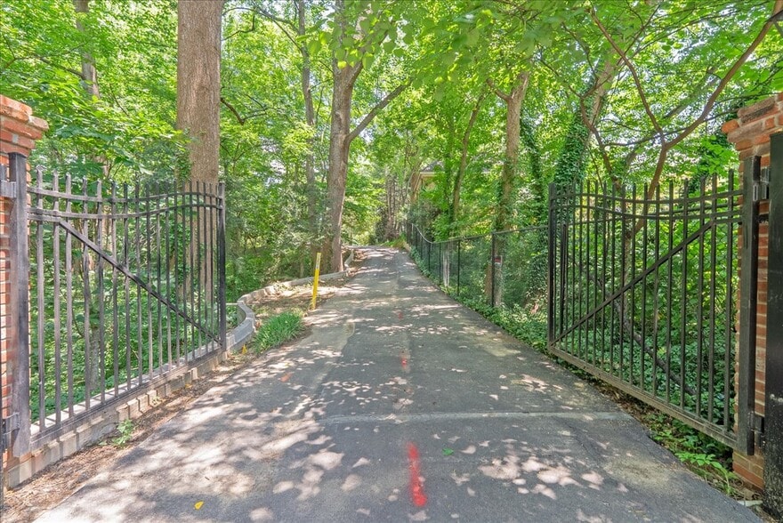 More Photos Of 4019 N Randolph St, Arlington Land For Sale