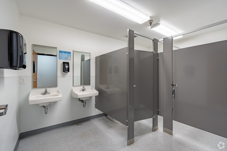 More Photos Of 2720 Pellissier Pl, City Of Industry Warehouse For Lease