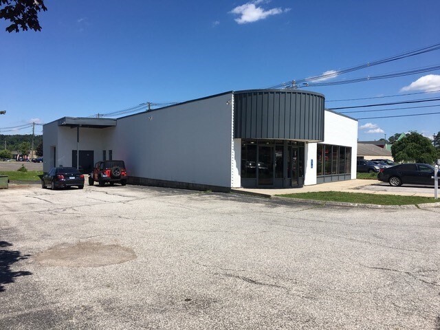 Primary Photo Of 68 Newtown Rd, Danbury Freestanding For Lease