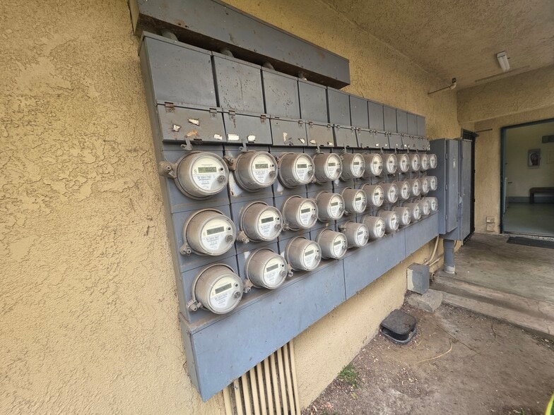 More Photos Of 420-422 S Birch St, Santa Ana Apartments For Sale