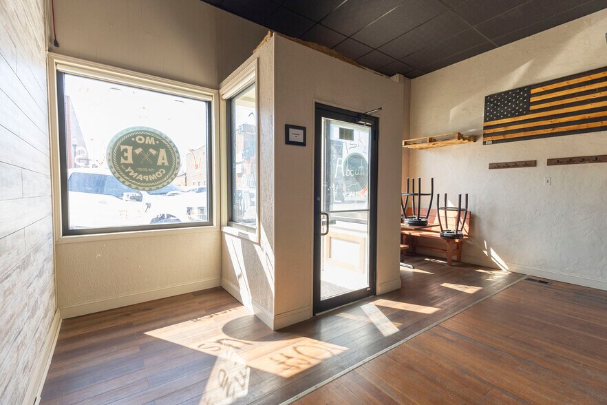More Photos Of 535 W Reed St, Moberly General Retail For Sale