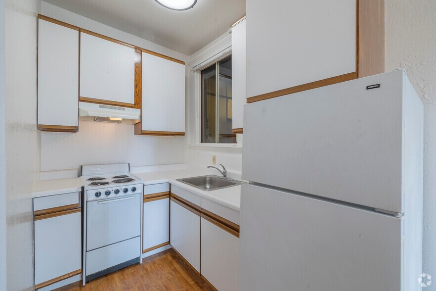 More Photos Of 498 25th St, Oakland Apartments For Sale