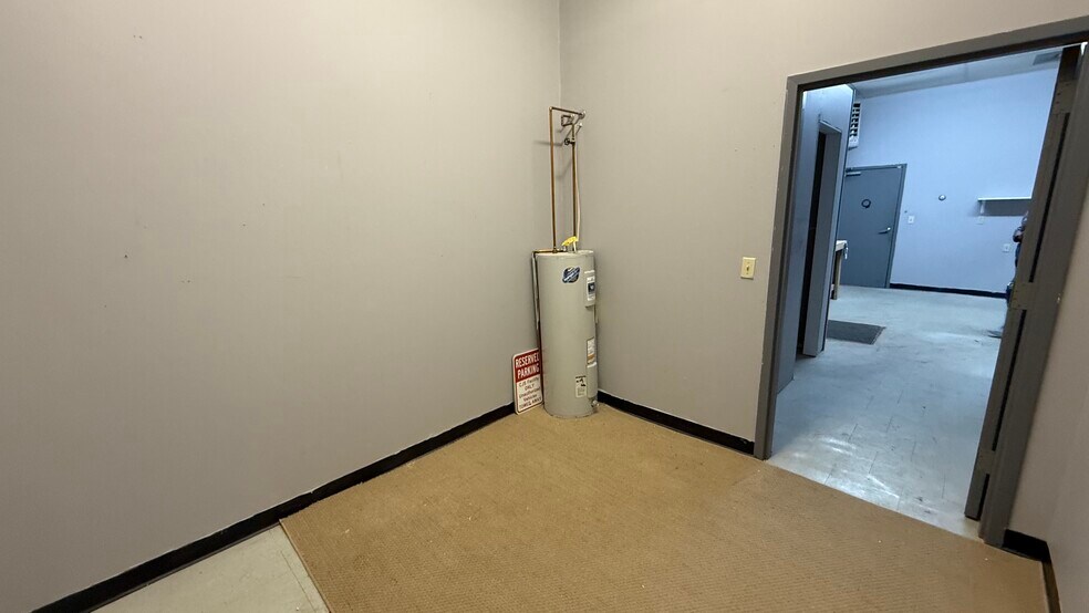 More Photos Of 25 S Broad St, Nazareth Medical For Lease