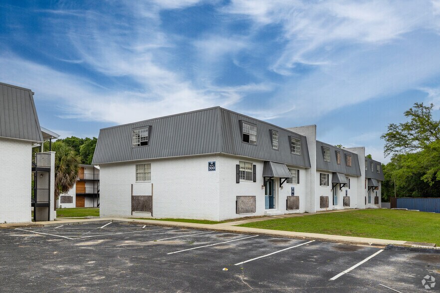 More Photos Of 100 Redwood Cir, Pensacola Apartments For Sale