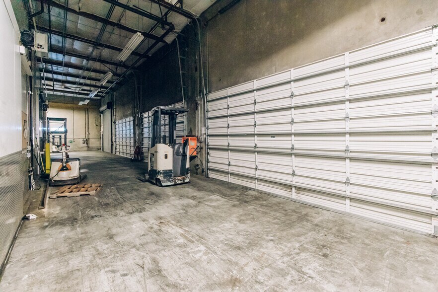 More Photos Of 2331 NW 23rd Ave, Portland Warehouse For Sale