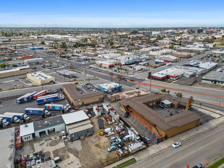 More Photos Of 2000 Union Ave, Bakersfield Auto Repair For Sale