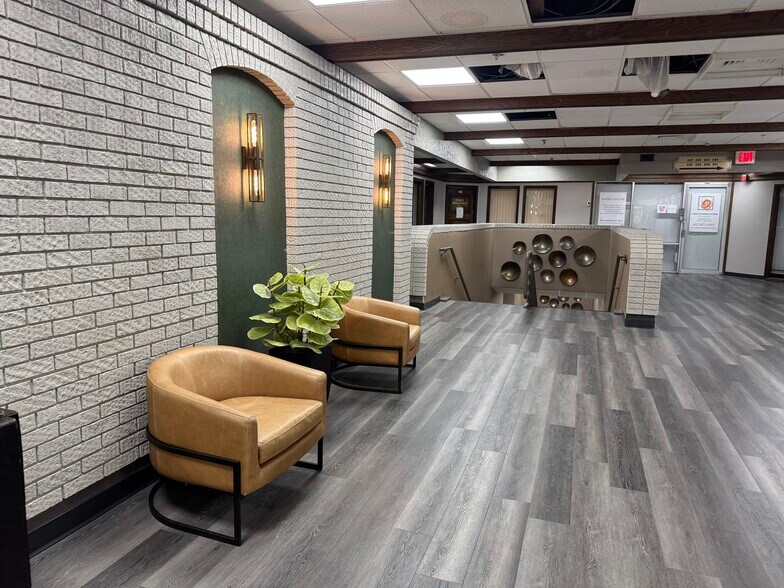 More Photos Of 1941 S 42nd St, Omaha Office For Lease