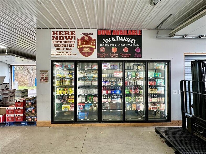 More Photos Of 1814 W State St, New Castle Convenience Store For Sale
