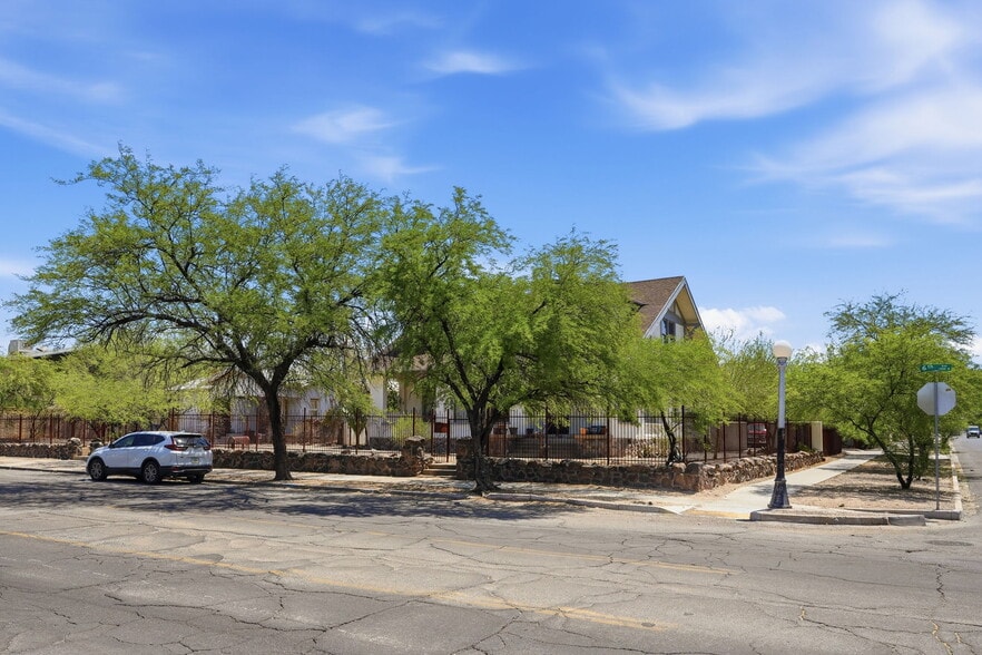 More Photos Of 1004 N 6th Ave, Tucson Office For Sale
