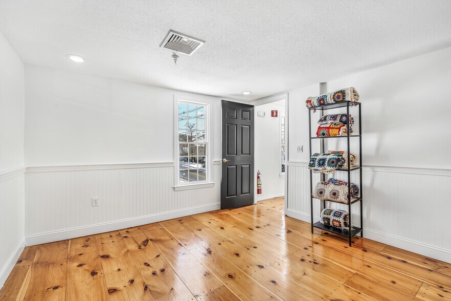 More Photos Of 348 Boston Post Rd, Sudbury Storefront Retail Office For Lease