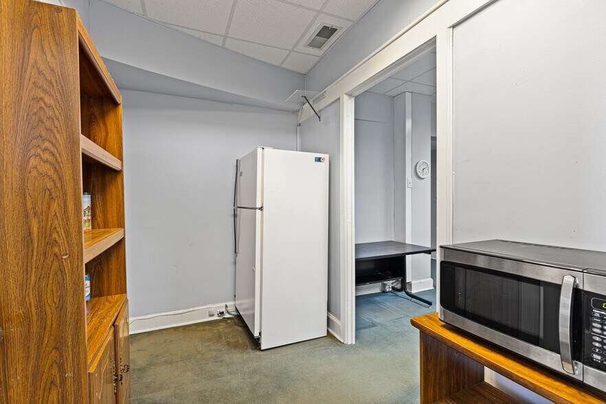 More Photos Of 500 E Main St, Kilgore Office For Lease