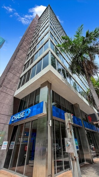 More Photos Of 150 SE 2nd Ave, Miami Office For Sale