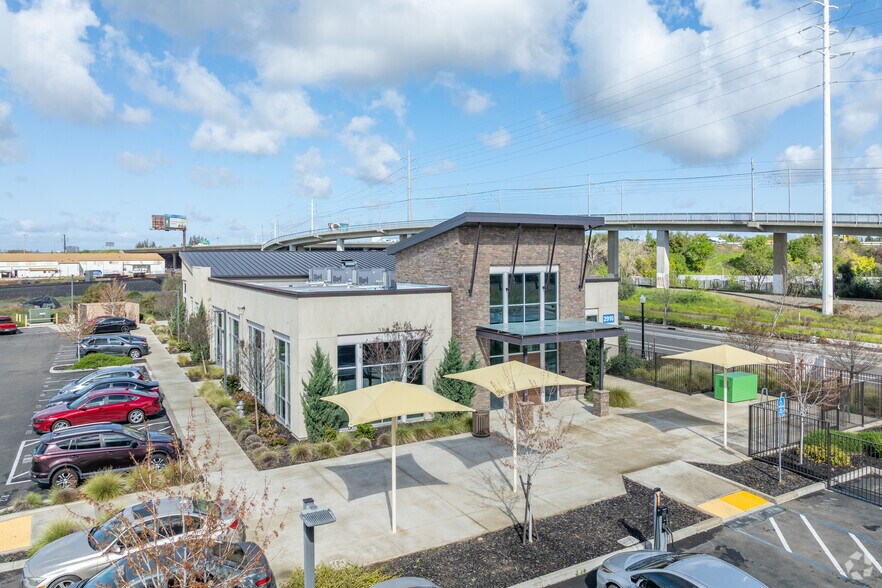 More Photos Of 2910 Ramona Ave, Sacramento Office For Lease