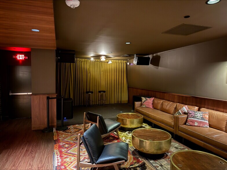 More Photos Of 110 E Riverside Dr, Austin Freestanding For Lease