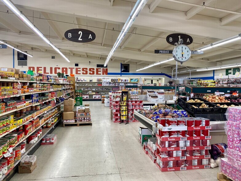 More Photos Of 400-410 El Camino Ave, Sacramento Supermarket For Sale