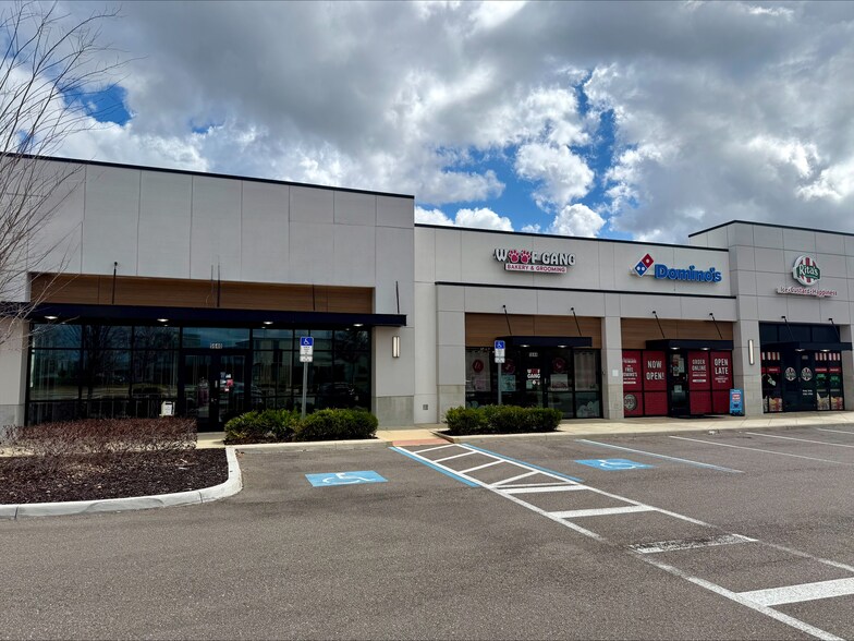 More Photos Of 5628 Circa Fishhawk Blvd, Lithia General Retail For Lease