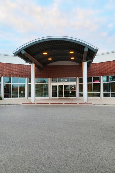 More Photos Of 2550-2586 W Fabyan Pky, Batavia Medical For Lease