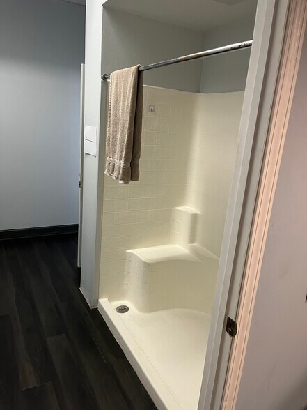More Photos Of 5585 University Blvd W, Jacksonville Storefront Retail Office For Sale