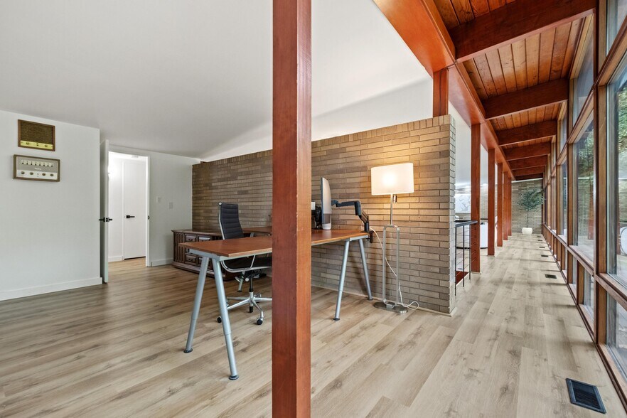 More Photos Of 176 Kingsview Dr, Weirton Showroom For Sale