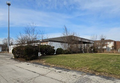 More Photos Of 313 Franklin Ave, Union Light Distribution For Sale