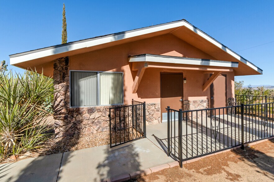More Photos Of 6889 Sunny Vista Rd, Joshua Tree Lodge Meeting Hall For Sale