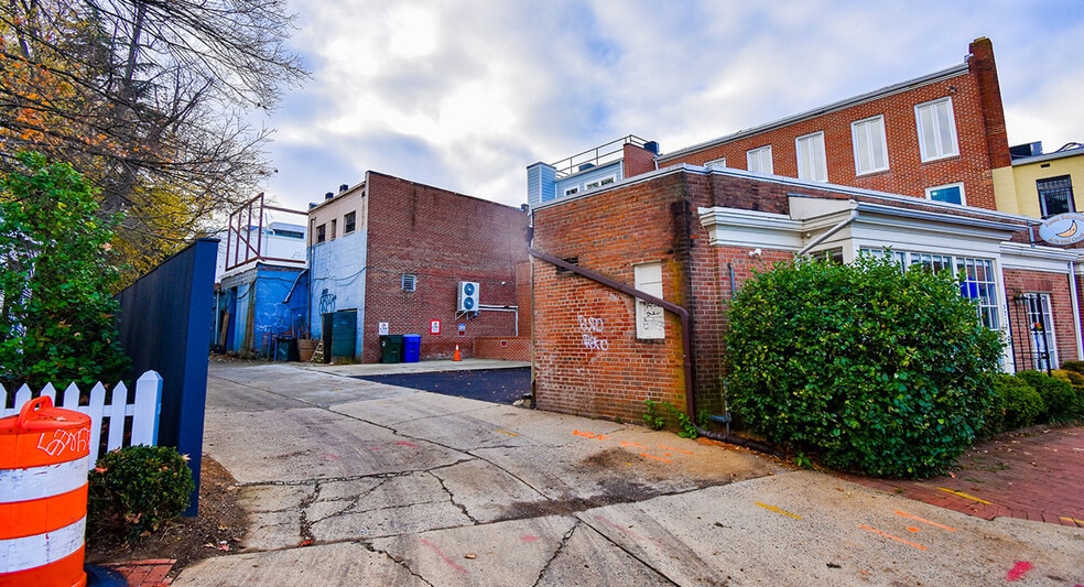 More Photos Of 1721 Wisconsin Ave NW, Washington Restaurant For Lease