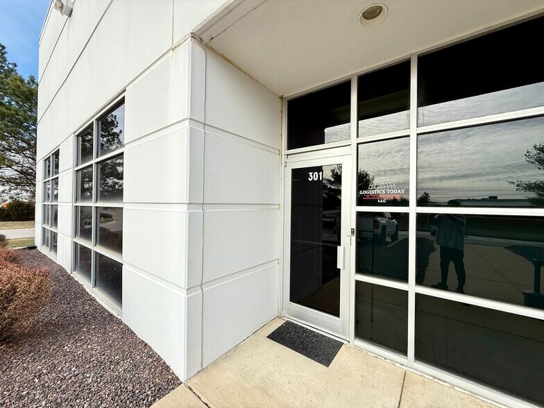 More Photos Of 301 Stag Industrial Blvd, Lake Saint Louis Light Manufacturing For Lease
