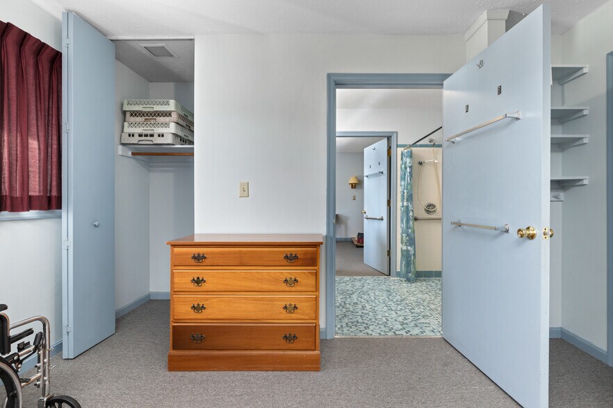 More Photos Of 218 Mill Rd, Woodstock Congregate Senior Housing For Sale