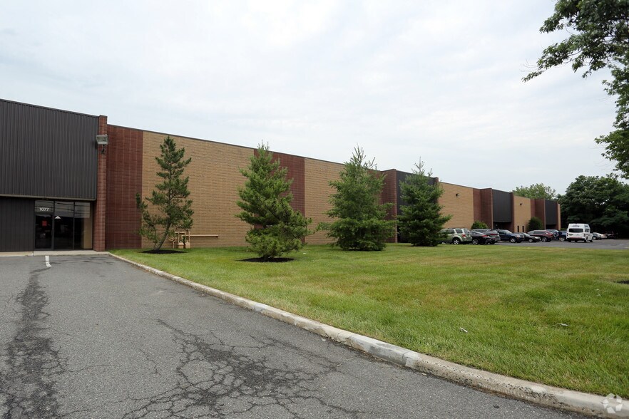 More Photos Of 1065-1085 Thomas Busch Memorial Hwy, Pennsauken Warehouse For Lease
