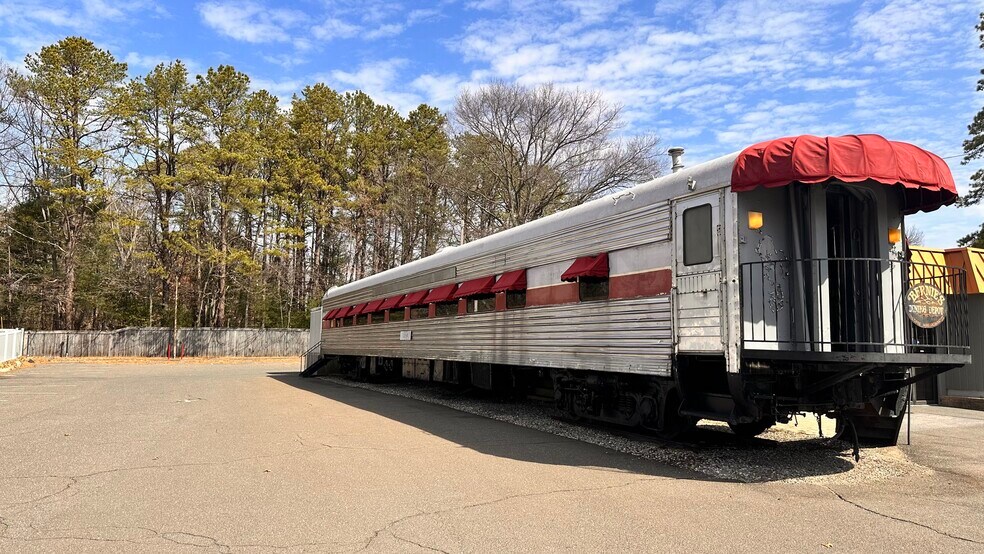 More Photos Of 749 James St, Chicopee Restaurant For Sale