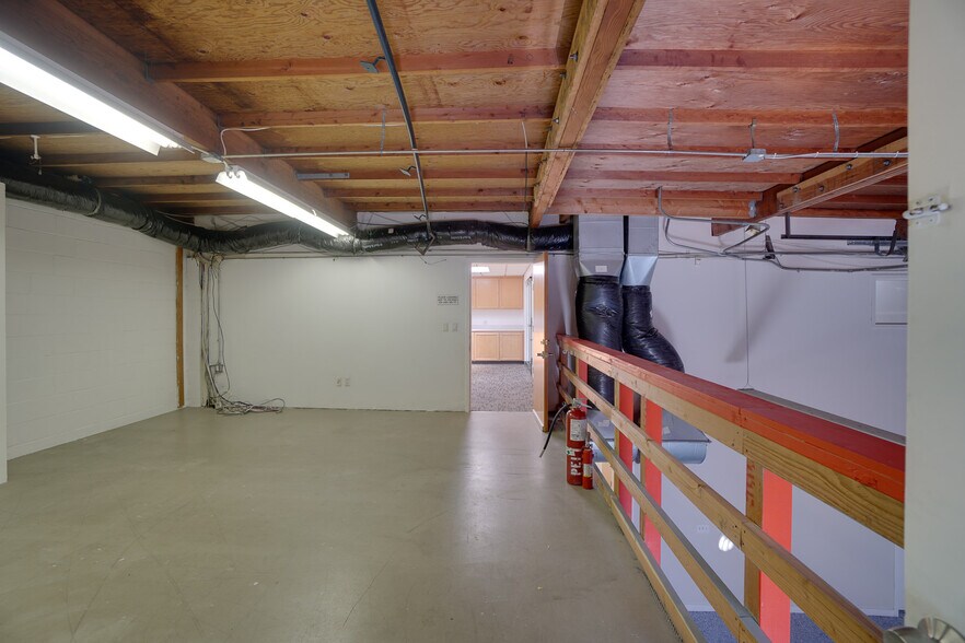 More Photos Of 2196 American Ave, Hayward Warehouse For Lease