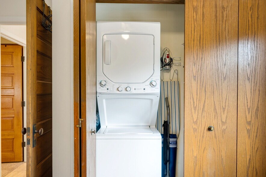 More Photos Of 4113 Main St, Fish Creek Storefront Retail Residential For Sale