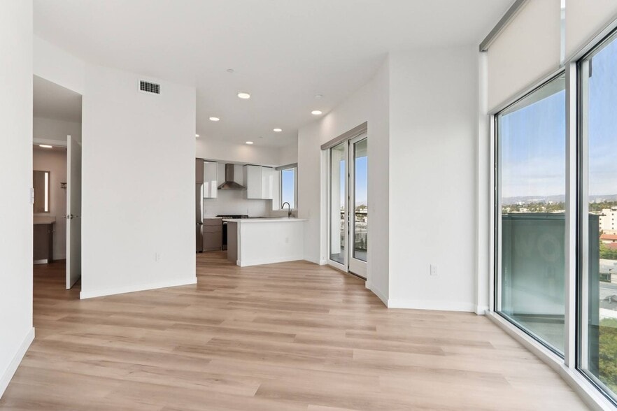 More Photos Of 9900 Venice Blvd, Culver City Apartments For Lease