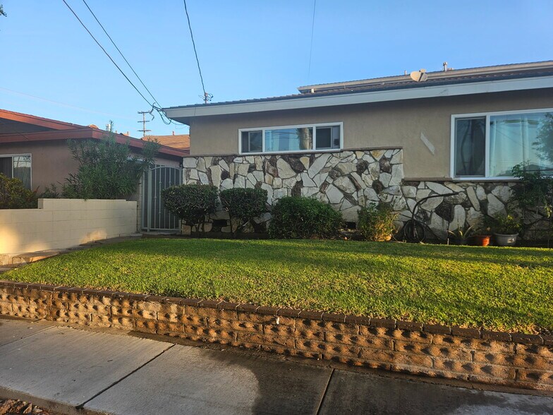 More Photos Of 4215 Hartle Ave, Cudahy Multifamily For Sale