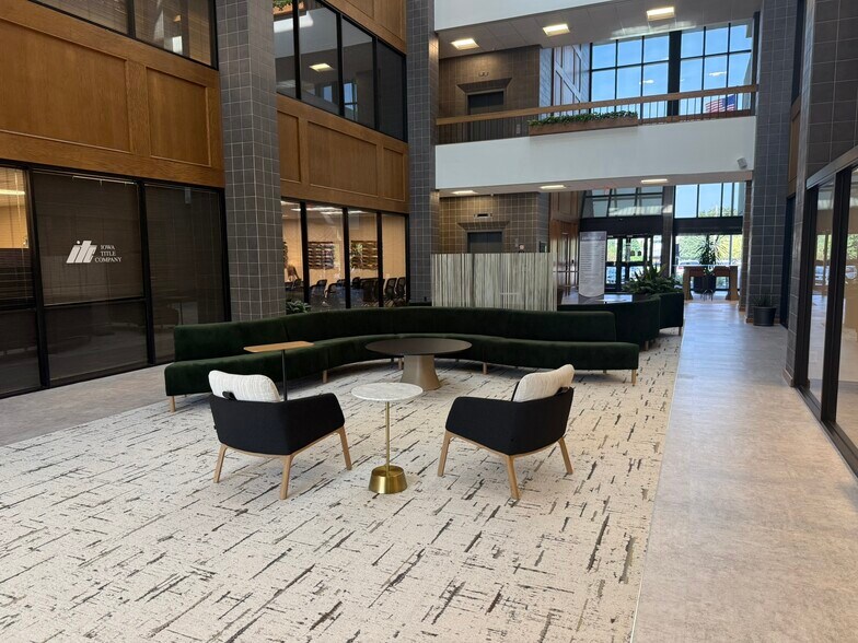 More Photos Of 1415 28th St, West Des Moines Office For Lease