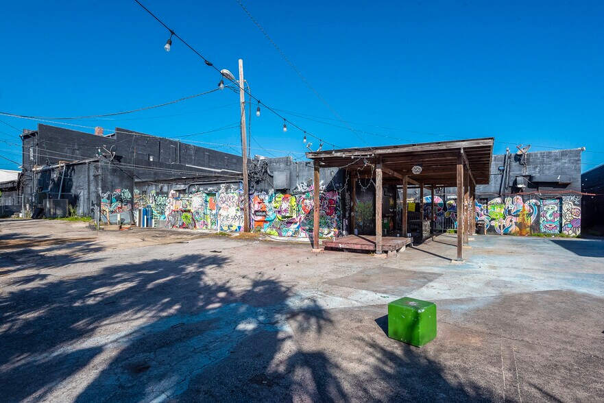 More Photos Of 312-318 Seabreeze Blvd, Daytona Beach Storefront For Sale