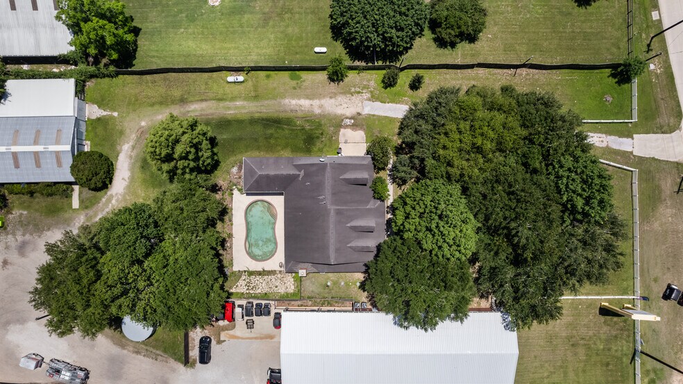 More Photos Of 20240 Cypress Rosehill Rd, Tomball Office Residential For Lease