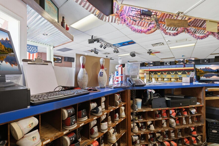 More Photos Of 420 Main St, Colusa Bowling Alley For Sale
