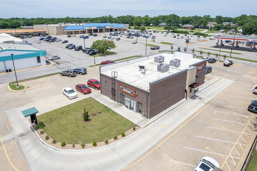 More Photos Of 2539 SE Washington Blvd, Bartlesville Fast Food For Sale