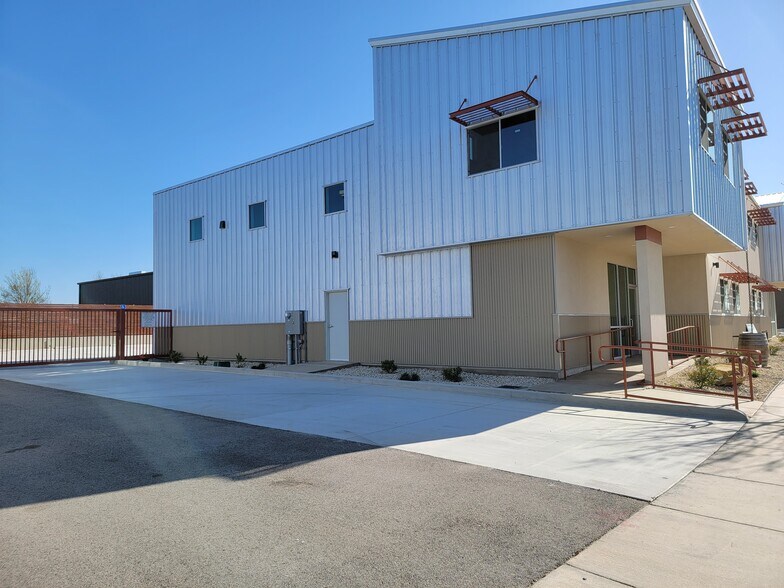 More Photos Of 3510-3512 Combine St, Paso Robles Industrial For Lease